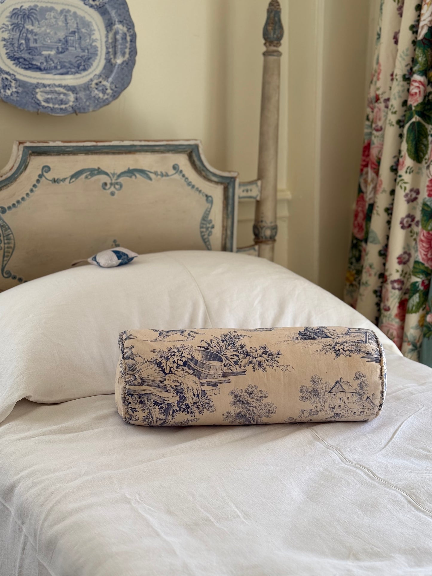 Toile du Jouy Bolster