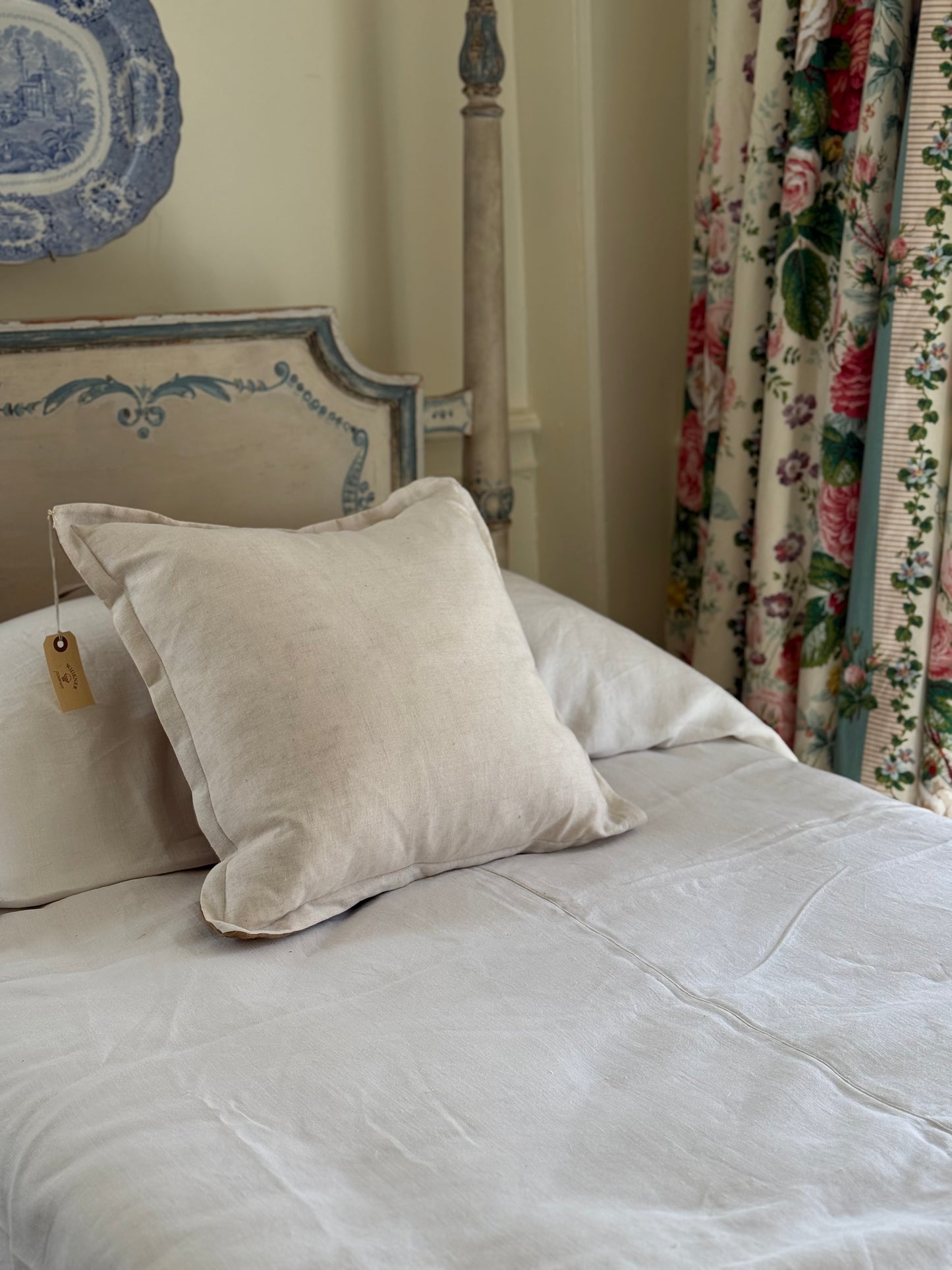 Two-tone Linen Pillow