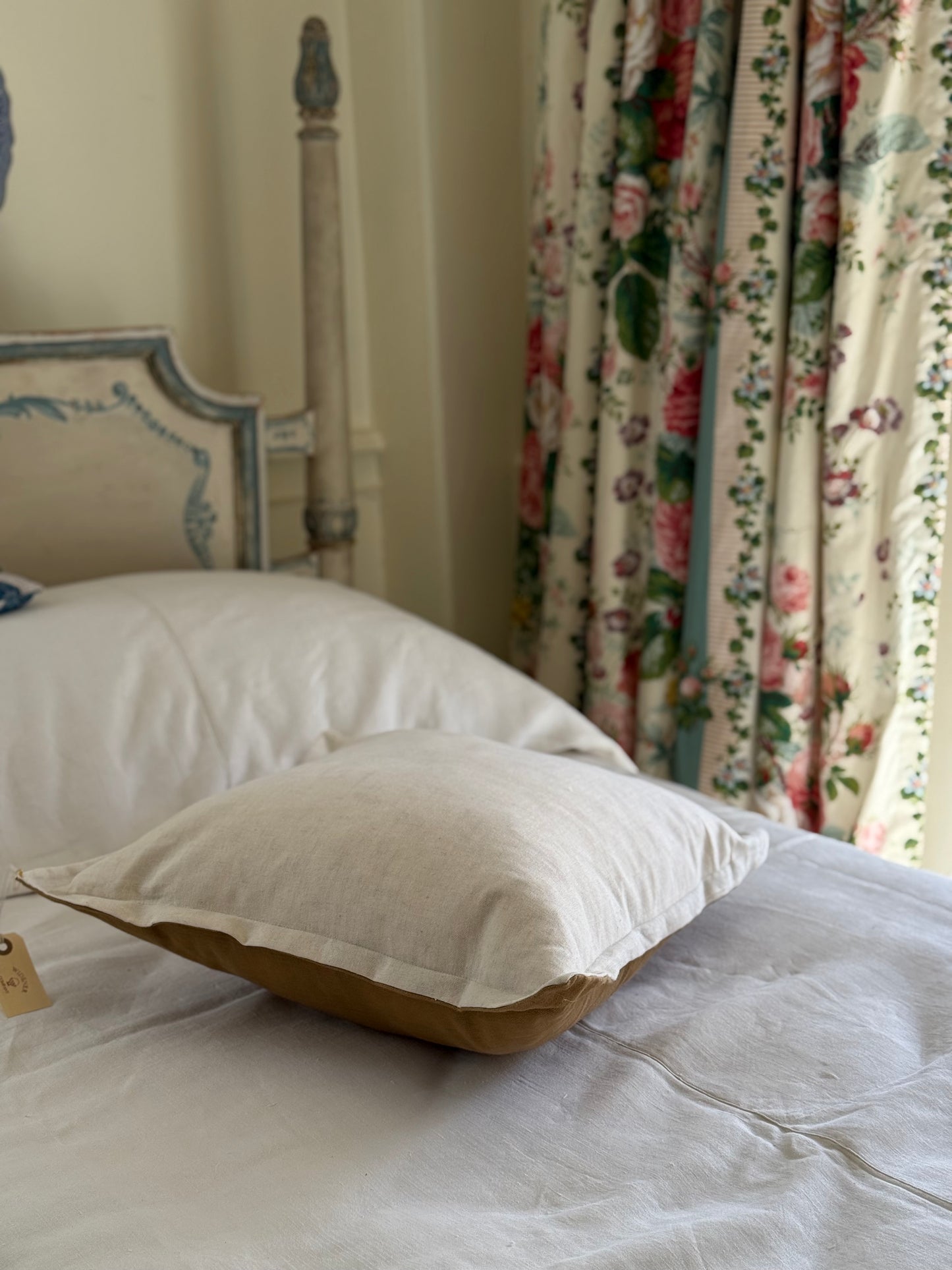 Two-tone Linen Pillow