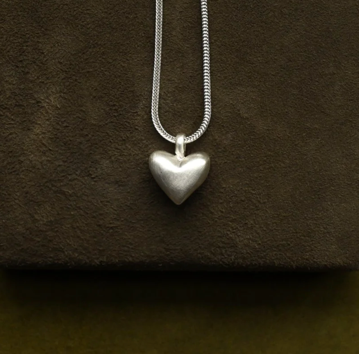 Dunton Ellerkamp American Folk Heart Charm
