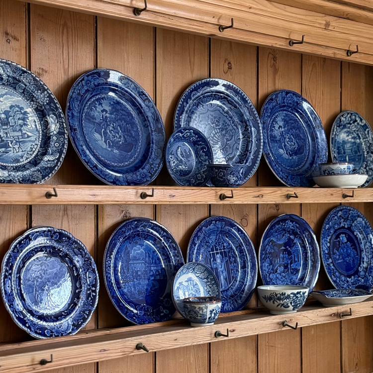 The Blue & White Shop