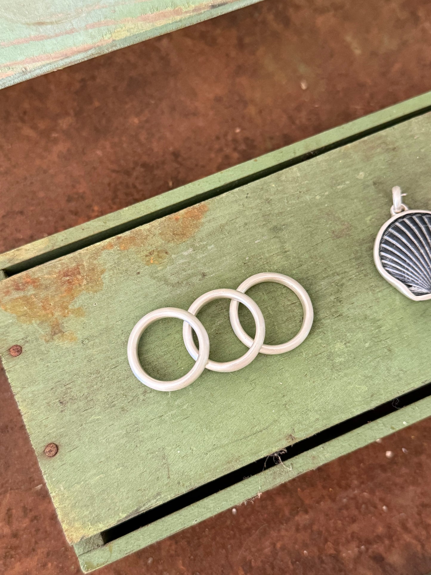 Dunton Ellerkamp Silver Halo Band
