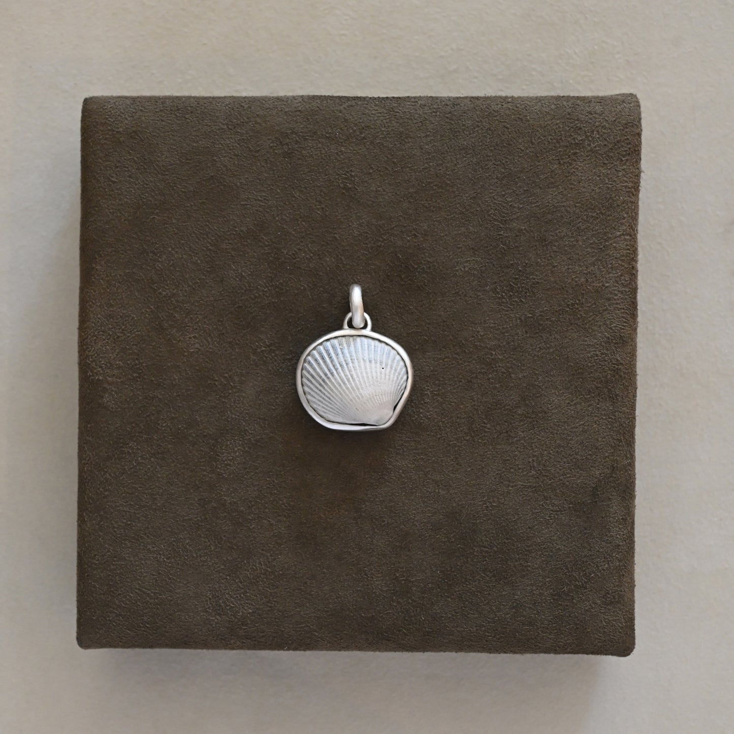 Dunton Ellerkamp Maine Shell Charm
