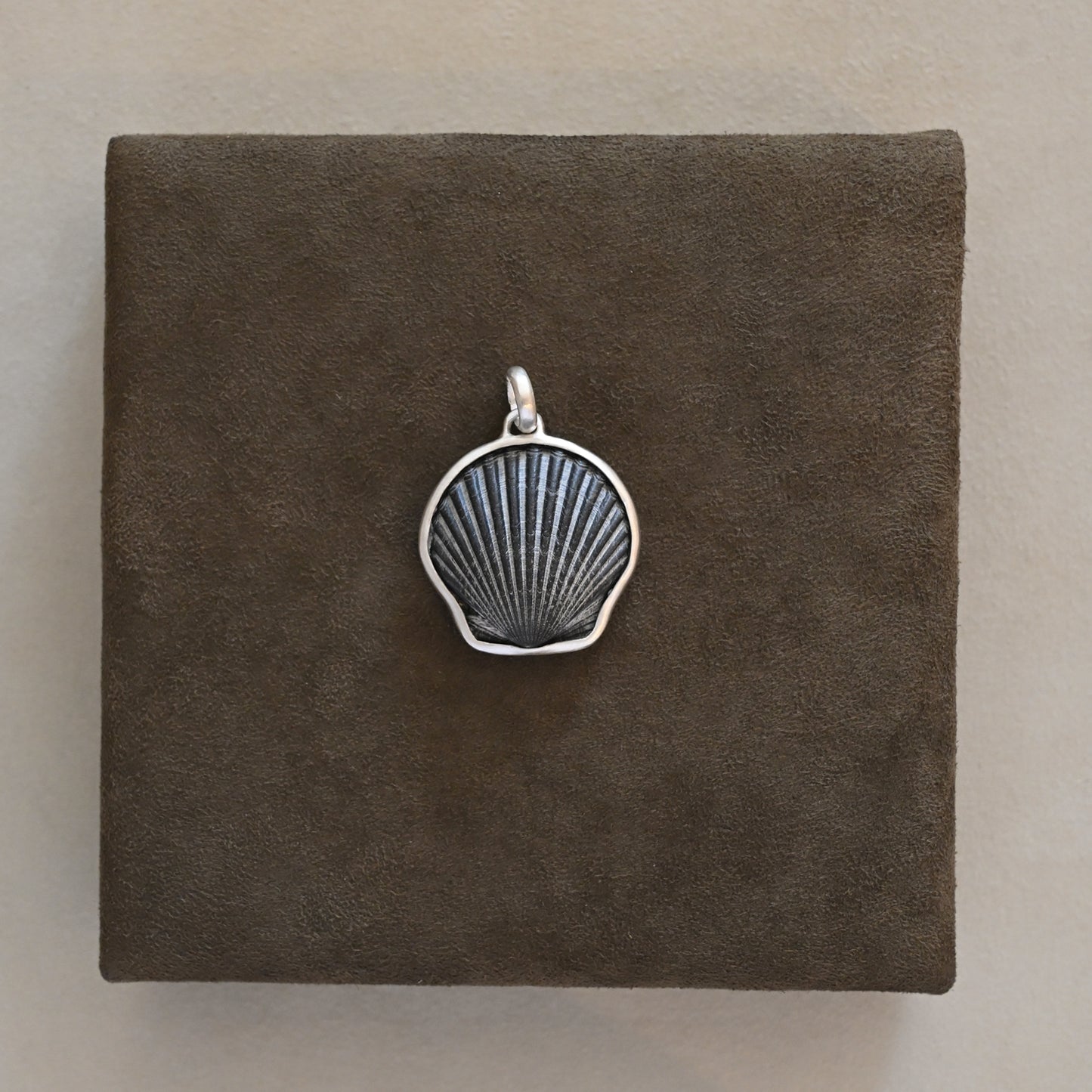 Dunton Ellerkamp Maine Shell Charm