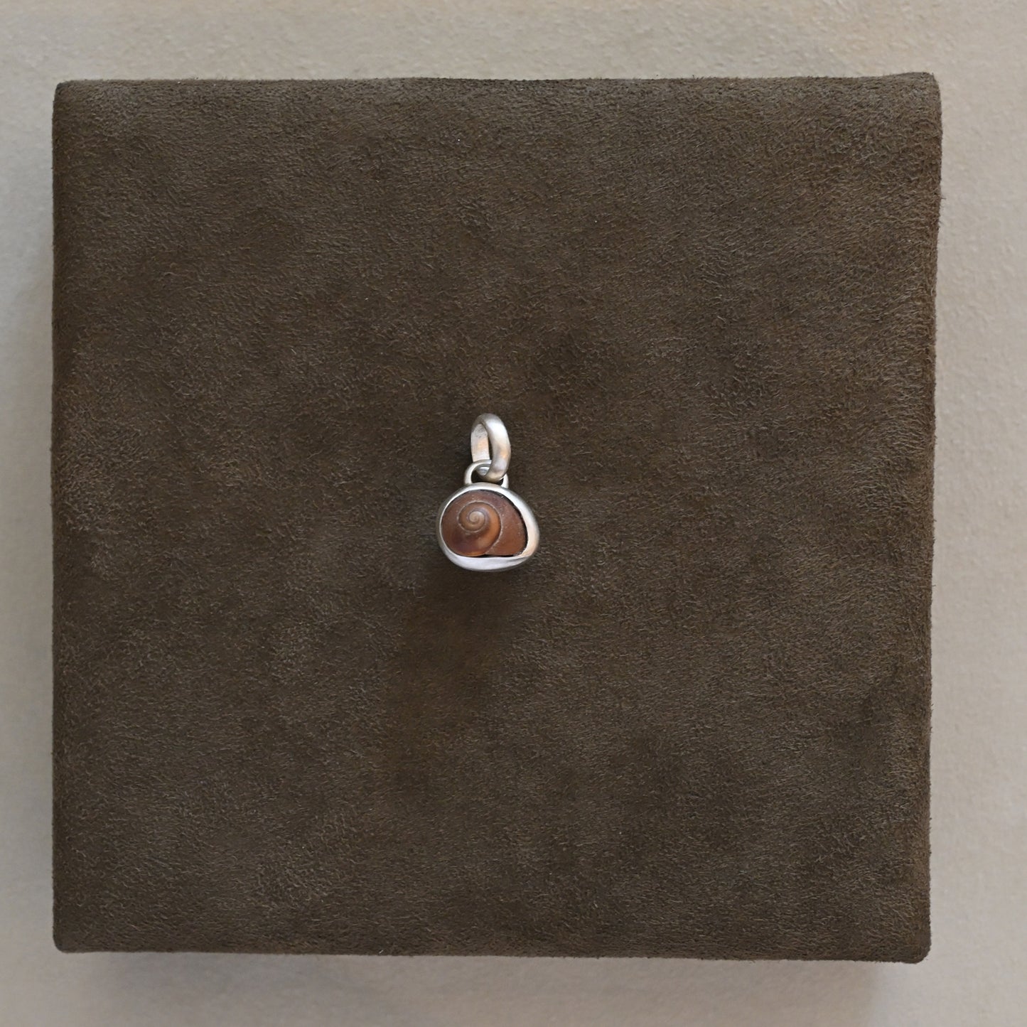 Dunton Ellerkamp Maine Shell Charm